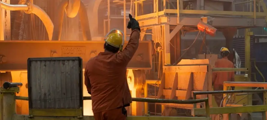 ELLWOOD manufacturing employee working in a facility