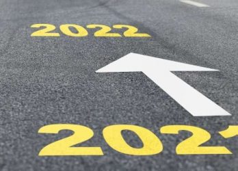 road with 2021 painted on it and an arrow from 2021 to 2022